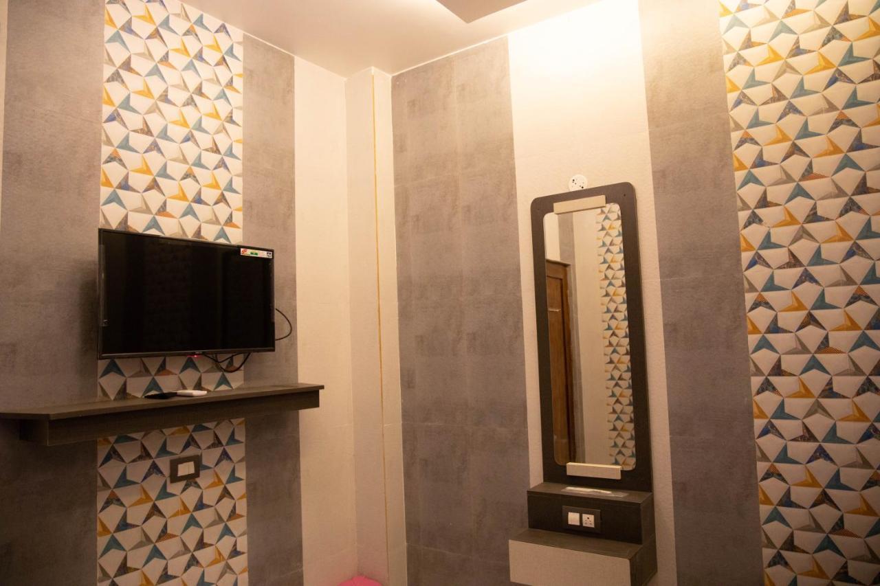 Hotel Ganesh Palace Rameswaram Bagian luar foto