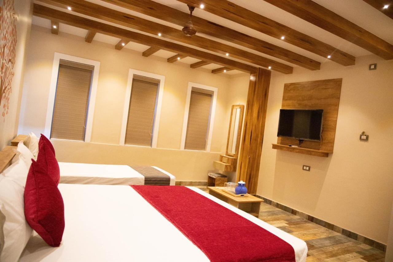 Hotel Ganesh Palace Rameswaram Bagian luar foto